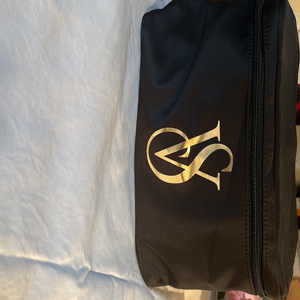 NWT Victoria’s Secret Blank and Pink Satin Travel Lingerie Tote with Handle